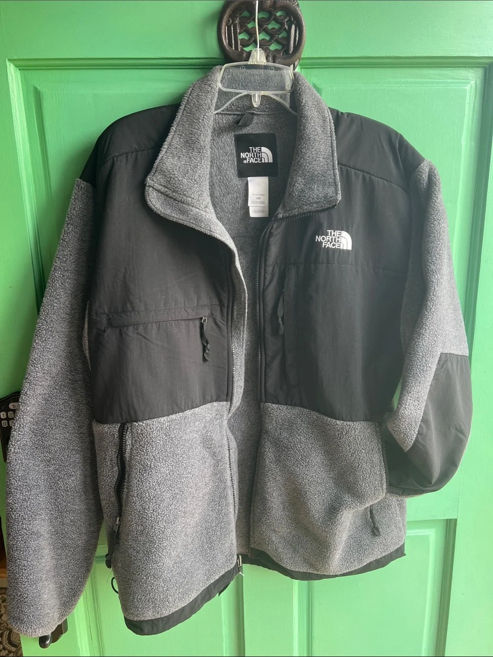 The North Face Men's Retro Denali Jacket size Large gray and black